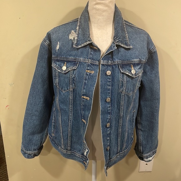 Old Navy Boyfriend Trucker Jean Jacket - Picture 2 of 14